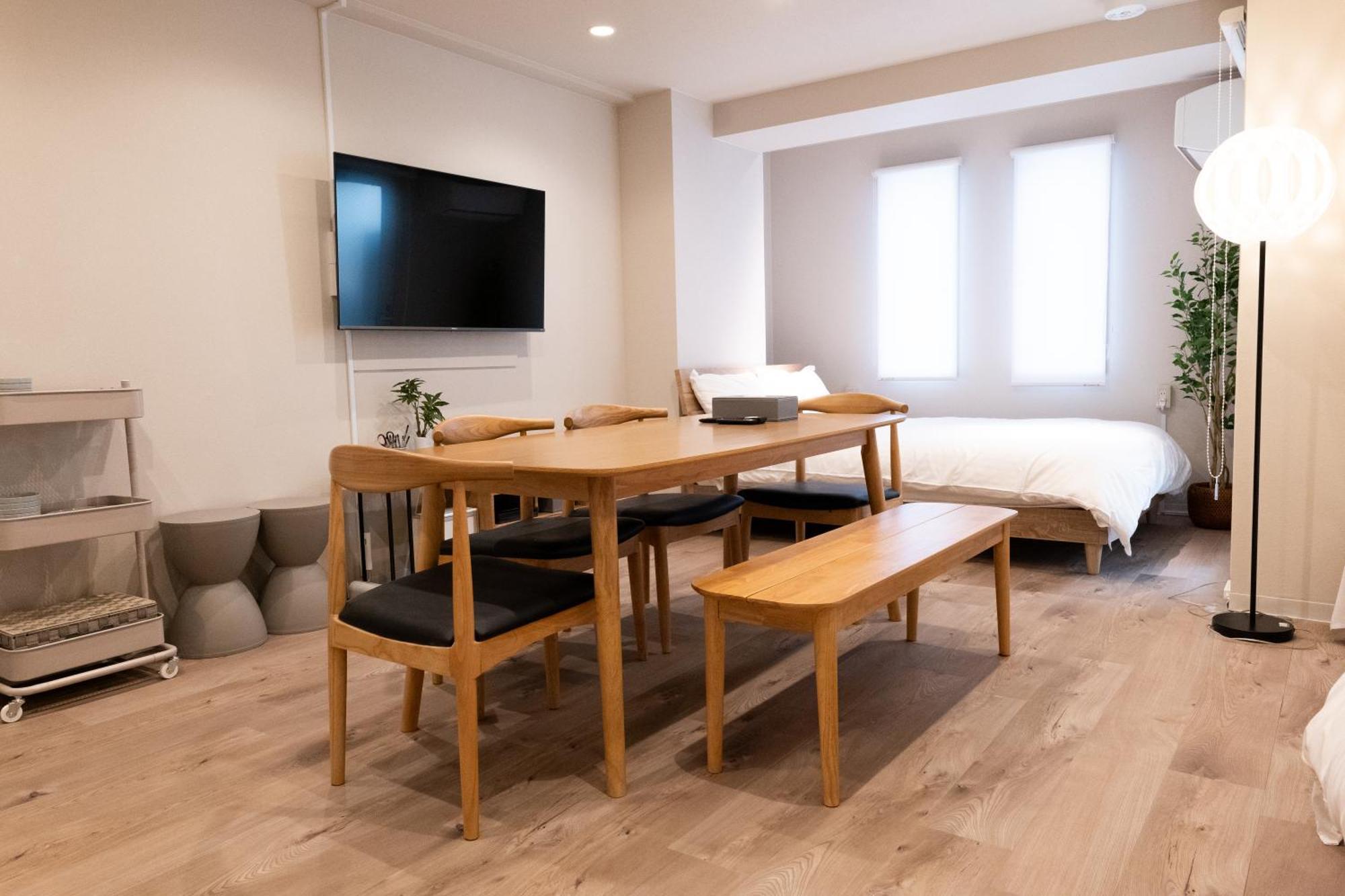 River Apartment *