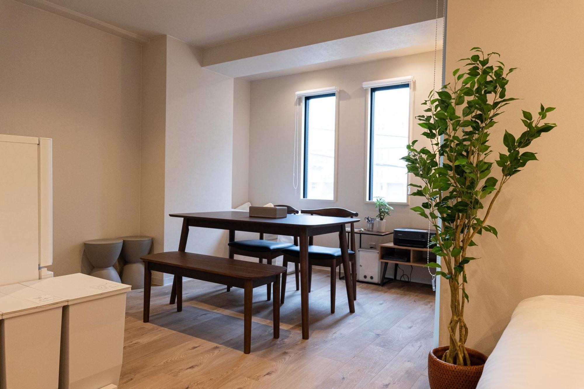 River Apartment *